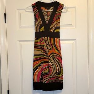 Juniors sleeveless dress, size small, v-neck, tie back, stretchy, color swirls